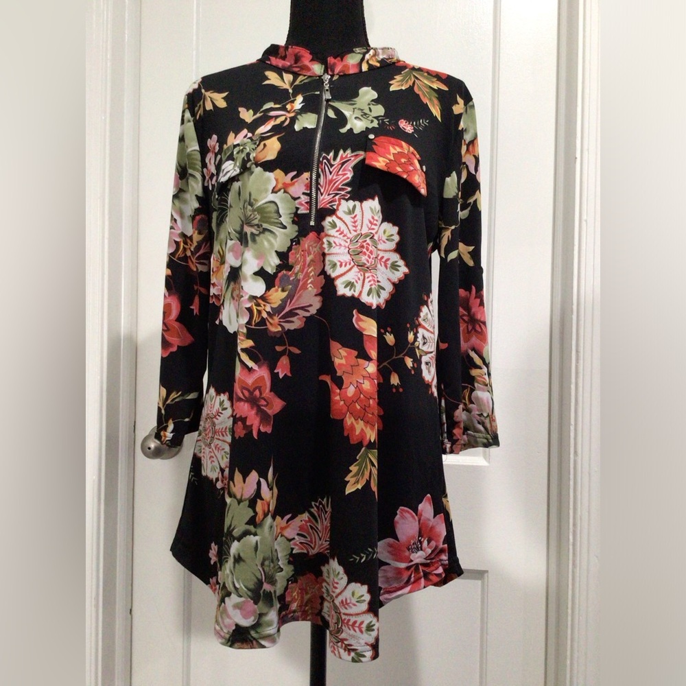 Floral long sleeve shirt with zipper in the front